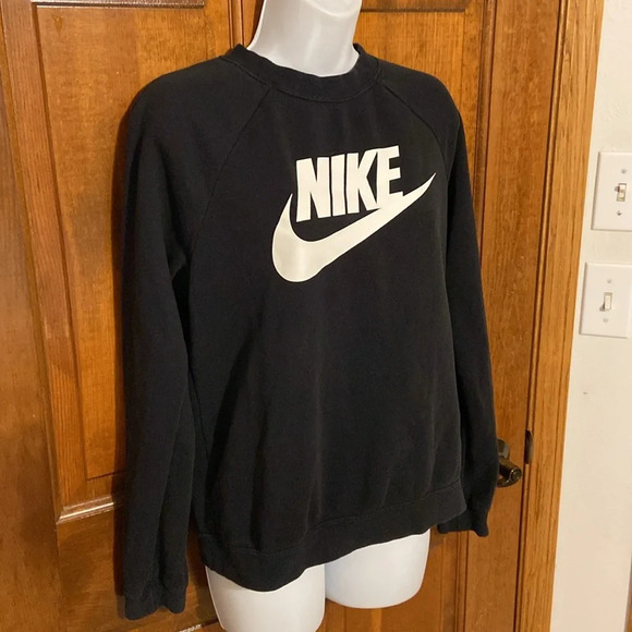 Nike Sportswear Crew Neck Long-Sleeve Sweatshirt Logo Size Small - Picture 3 of 9